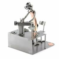 Механик швейной машины - оригинальная металлическая статуэтка ручной работы