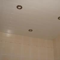 Подвесной потолок алюминиевый белый матовый в ванной комнате - Размер 1,5 м. x 1,95 м