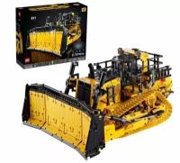 Конструктор LEGO Technic 42131 Бульдозер Cat D11 на пульте управления