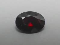 Гранат, огранка 7х5х3 мм (0,85 ct)