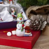 Интерьерная миниатюра, декор, сувенир, украшение керамическое Мальчик лепит снеговика