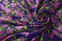 Ткань вискоза для шитья цвета колокольчика с розовыми цветами