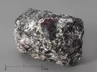 Кристаллы корунда красного в кристаллическом сланце, 4,1х2,9х2,4 см