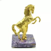 Статуэтка «Конь на дыбах» из бронзы на подставке из чароита