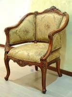 Кресло резное из массива каучукового дерева для гостиной в классическом стиле