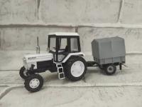 Трактор МТЗ-82 черно-белый с прицепом, масштаб 1:43