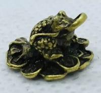 Кошельковая фигурка лягушка жаба денежный талисман под бронзу