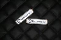 Логотип (шильдик) на автомобильный коврик с маркой автомобиля Mercedes-Benz / Мерседес - Бенц