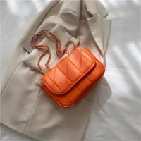 Трендовая маленькая сумка для женщин