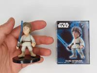 Фигурка Люк Скайуокер со световым мечом Luke Skywalker на подставке из вселенной Звездные войны Star wars
