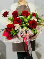 Розы и орхидеи / Букет в коробке / Цветы