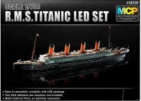 14220 Academy Круизный лайнер R.M.S. Titanic с комплектом подсветки (1:700)