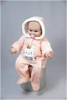 Детский комбинезон для новорожденной девочки с капюшоном из велюра персиковый утепленный на подкладе из велсофт размер 56 с аппликацией котенка