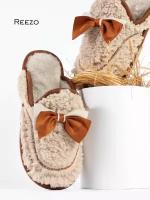 Теплые женские домашние тапочки из искусственной овчины с меховой подкладкой. Анатомическая модель домашней обуви с мягким подпятником