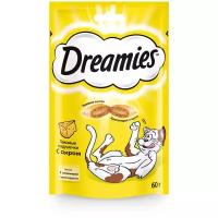 Лакомство для кошек Dreamies Подушечки с сыром, 60 г