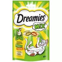 Лакомство для кошек Dreamies Подушечки Mix кошачья мята, курица, 60 г