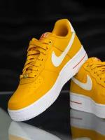 Кроссовки женские Nike Air Force 1 07 SE Yelliw Ochre-Womens размер 39.5