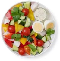 Салат из овощей с яйцом и соусом айоли 260 г, Россия