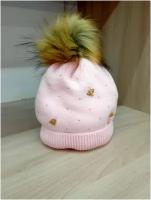 Зимняя шапка для девочки с помпоном