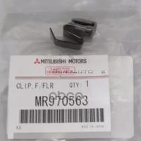 Фиксатор Лючка Горловины Бензобака MITSUBISHI арт. MR970563