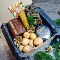 Подарочные наборы для мужчин на Новый год с медом, орехами и чаем