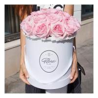 Розовые розы Pink O'Hara в шляпной коробке Grand WHITE