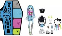 Кукла Monster High Последние секреты Кукла Фрэнки Штайн и модный набор со шкафчиком для переодевания HKY62