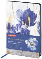 Ежедневник BRAUBERG Blue flowers 112013 недатированный на 2022 год, искусственная кожа, А5, 136 листов, белый, синий