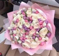 Букет ранункулюсы, тюльпаны 71 шт, красивый букет цветов, шикарный, премиум букет