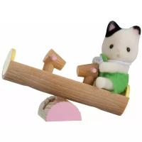 Игровой набор Sylvanian Families Младенец в пластиковом сундучке - Котёнок на качелях 5205