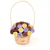 Подарок к пасхе 33 шоколадные розы CHOCO STORY в корзинке - Желтый, Фиолетовый и Шоколадный микс из Бельгийского шоколада, 396 гр. K33-JFSH