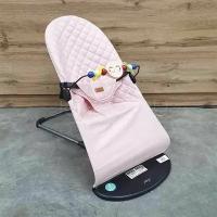 Кресло-качалка Luxmom для ребенка розовая + дуга с игрушками