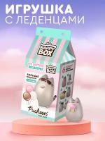 Подарочный набор для ребенка HAPPY BOX PUSHEEN фигурка котика + карамель, 30г