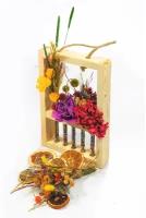 Деревянная рамка коричневая для цветов и сухоцветов с колбами / деревянная настенная вазочка