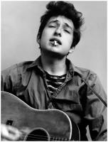 Постер / Плакат / Картина Боб Дилан с гитарой 50х70 см в раме