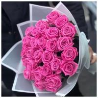 Букет из 25 розовых роз в дизайнерской упаковке/ Радуга Букет