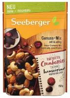 Орехи и Ягоды Seeberger Choco-Cranberry-Mix Смесь обжаренных ядер кешью, сушеной клюквы в темном шоколаде, сладких и соленых ядер миндаля, 150 г