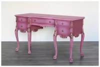 Винтажный розовый письменный стол с пятью ящиками в грузинском стиле