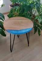 Журнальный круглый стол из натурального дерева массива карагача с эпоксидной смолой Vamstol 38-39
