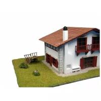 Сборная деревянная модель деревенского дома Artesania Latina Chalet kit de Caserío con carro, 1/72