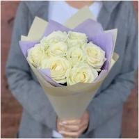 Букет живых цветов из 9 белых роз (40 см)