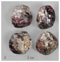 Гранат (альмандин), кристалл 1,5 - 2 см