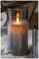 Восковая светодиодная свеча в стакане танцующее пламя, тёплый белый LED-огонь, дымчатая, батарейки, 7.5х17.5 см, Edelman, Mica