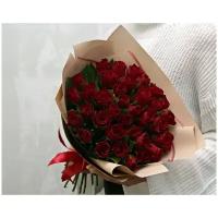Букет из 35 красных роз 35-40 см в стильной упаковке