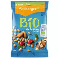 Орехи и Сухофрукты Seeberger Protein mix BIO Смесь обжаренных ядер миндаля, соевых бобов и мягкой клюквы с сахаром, 125г