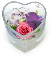 Стабилизированные цветы в стекле в виде сердца 
