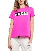 Футболка DKNY S розовая с бело-черными лого буквами на груди