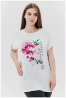 Женская футболка в белом цвете