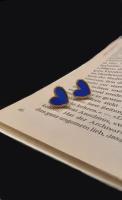 Серьги пусеты Серьги пусеты Серьги в форме сердца., женские сережки-гвоздики в форме сердца в винтажном стиле.,, акрил, размер/диаметр 10 мм, синий, золотой