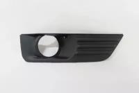 Окантовка противотуманной фары правая Ford Focus 2 2004-2008 1337347